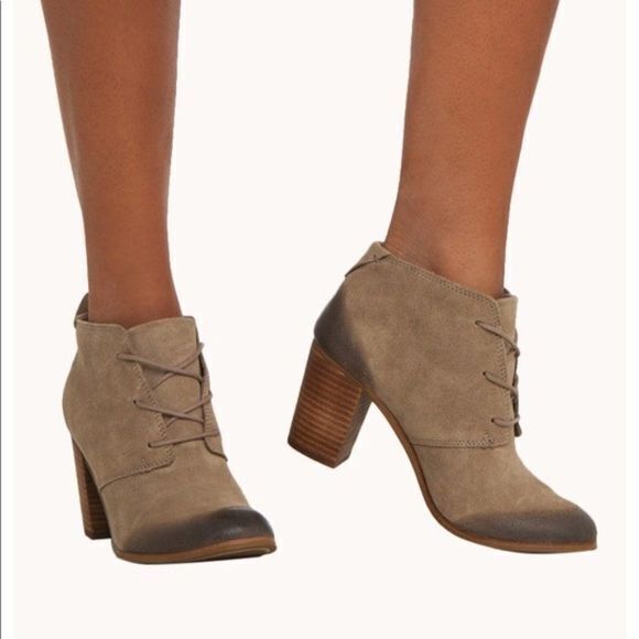 TOMS Lunata Lace-Up Burnished‎ Suede Bootie - Picture 1 of 9
